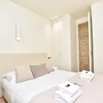 Spacious Apartment - 3Br-8P - Moulin Rouge