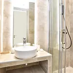 Spacious Apartment - 3Br-8P - Moulin Rouge
