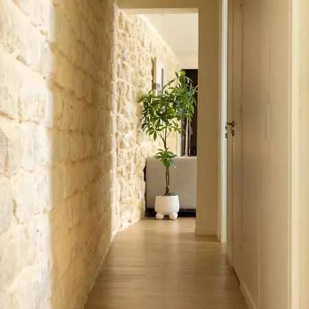 Spacious - 3br-8p - Moulin Rouge Apartment *